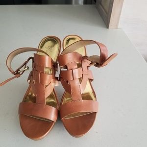 platform heels bu Marc Fisher